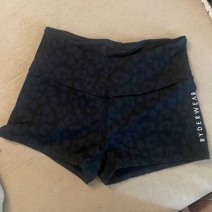 Ryderwear “Leopard Butt Scrunch” Short Shorts, size L